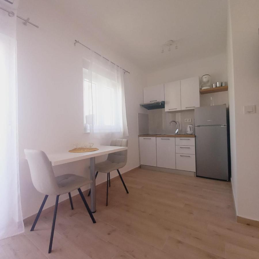 Apartments M & L Murter Exterior foto